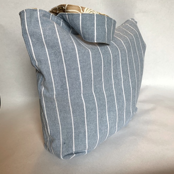 Reversible Tote Bag with removable pin brooch - Picture 2 of 10